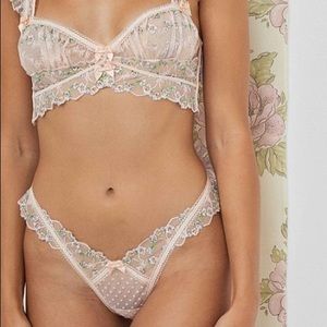 NWT FOR LOVE & LEMONS
Emma Embroidered Bra and Thong Panty in S and XS